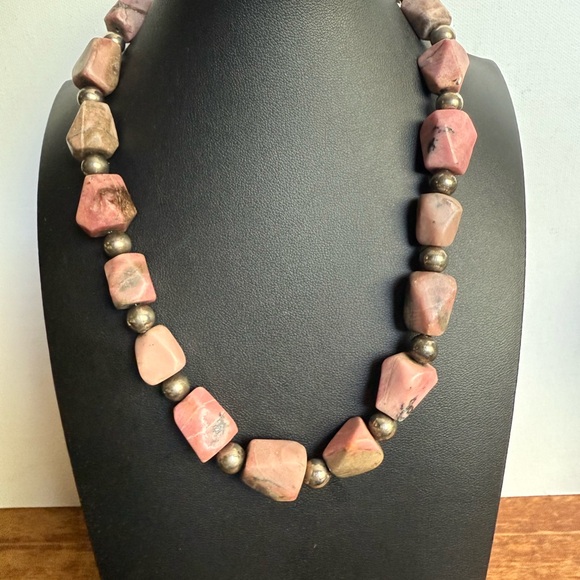 Vintage Jewelry - Bold Chunky Rhodonite and Silver Tone Beads Necklace
